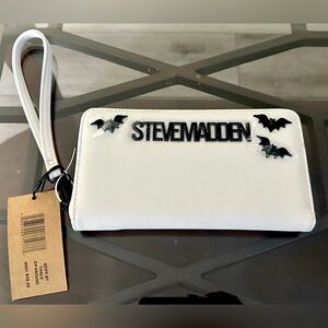 NWT Steve Madden Halloween Bats Chalk Leather BZIPP-BT Zip Around Wallet